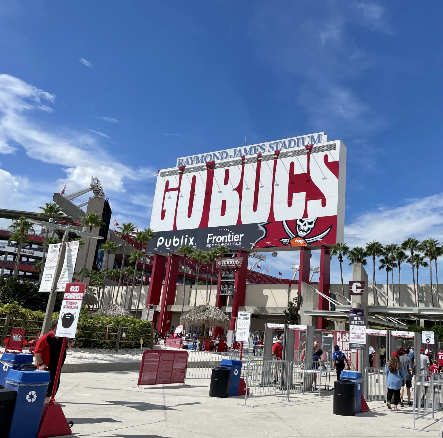NFL アメフト 観戦記 タンパベイバッカニアーズ トムブレイディ 国際結婚 Sunshine State life